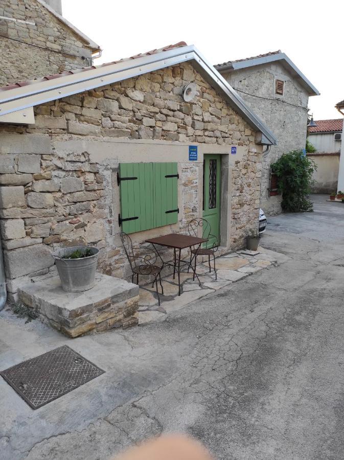 Ema Apartman Buzet Kültér fotó